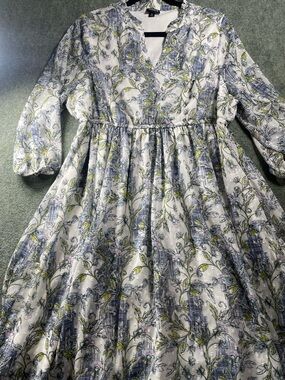 torrid White Floral Print Long Sleeve Dress with Blue and Green Accents sz 00